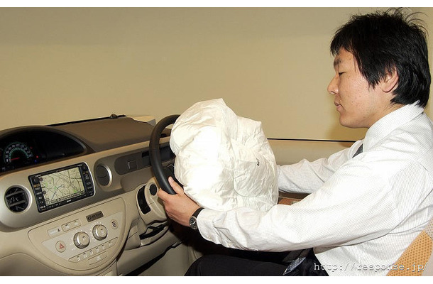 　4月14日、トヨタ自動車がテレマティクスサービス『G-BOOK』のサービスを一新し、『G-BOOK ALPHA』とすると発表した。