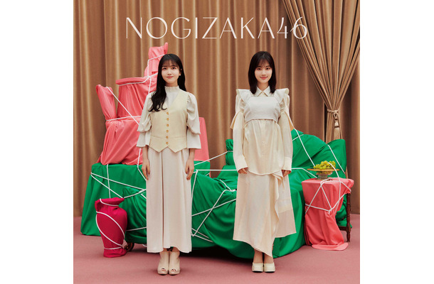 乃木坂46 32ndシングル『人は夢を二度見る』初回仕様限定Type-Aジャケット写真