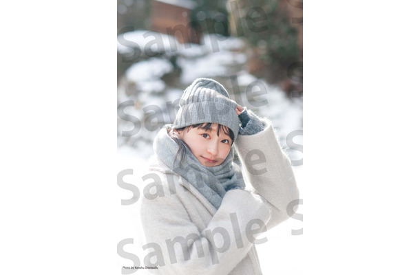 日向坂46・影山優佳1st写真集『知らないことだらけ』Loppi・HMV限定ポストカード　撮影：新津保建秀（扶桑社刊）