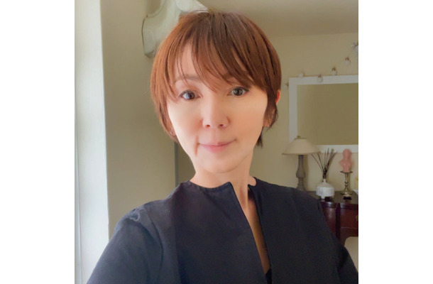 渡辺満里奈、分け目チェンジなニューヘアスタイル公開「ちょびっと印象変わるよね」