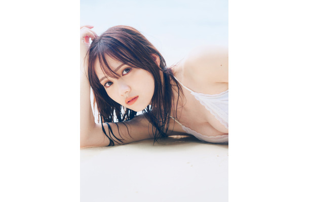 乃木坂46・田村真佑、1st写真集から初の水着カットが公開！