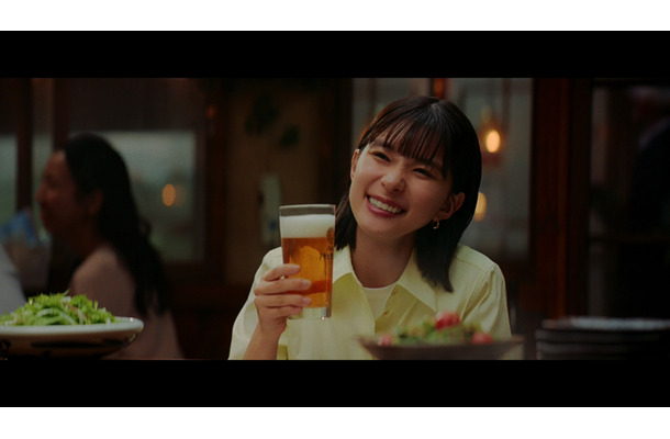 芳根京子、ちょこっと常連になった居酒屋で「おつかれ生です。」