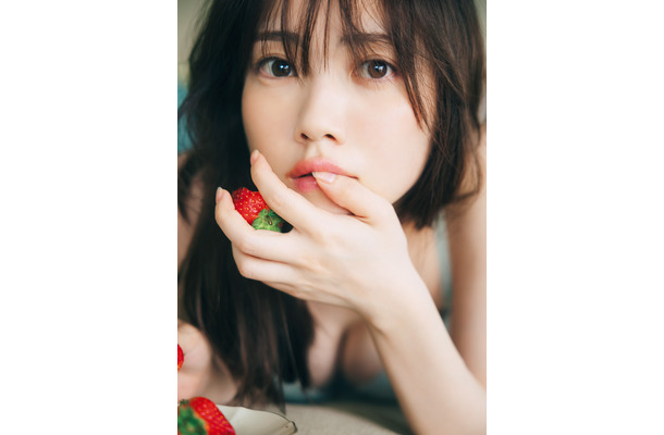 乃木坂46・田村真佑、1st写真集から初のランジェリーカットが公開