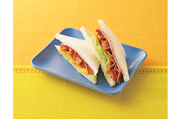 サンドイッチハウス　メルヘン「ハムとチーズとベビースター」454円（1パック）