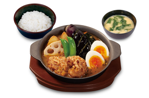 四季の野菜と本格唐揚げのスープカレー
