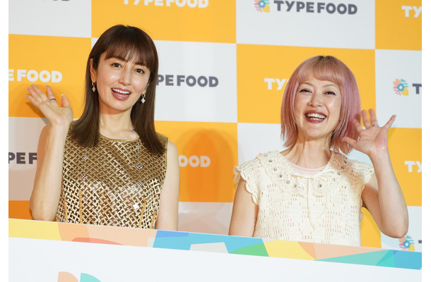 矢田亜希子、松嶋尚美【写真：竹内みちまろ】