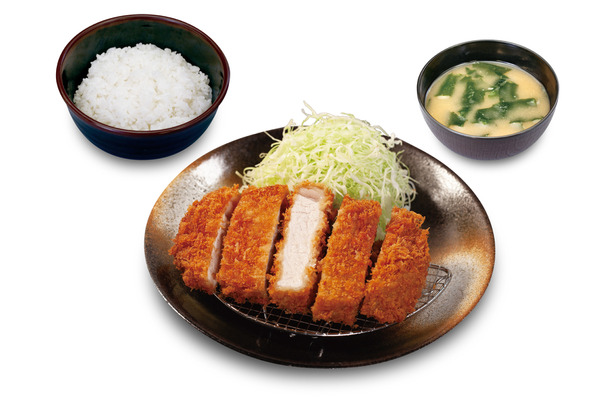 超厚切りロースかつ定食 930円