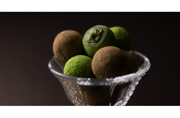 「CHOCOLAT IVRE」（抹茶ラム、ほうじ茶ブランデー各3個入 2,430円）