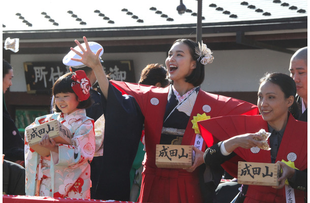 成田山新勝寺で恒例の節分豆まき！白河れい、子役の永尾柚乃らも登場