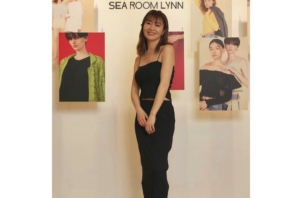 新山千春、ブログで美しいデコルテ＆引き締まった二の腕・お腹チラリ