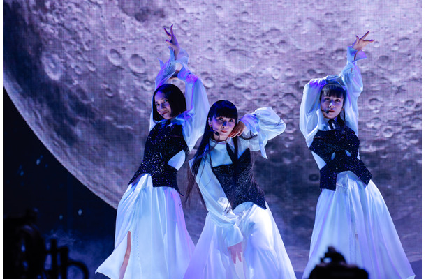 Perfume、5月22日発売のライブ映像作品ジャケ写＆特典映像詳細を発表