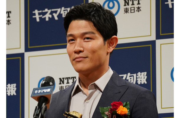 鈴木亮平【写真：竹内みちまろ】