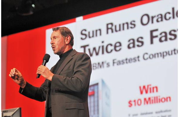 「Oracle OpenWorld」基調講演に登壇したOracleのラリー・エリソンCEO