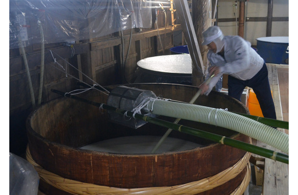 一ノ蔵、木桶仕込みの特別純米酒「祥雲金龍」を発売