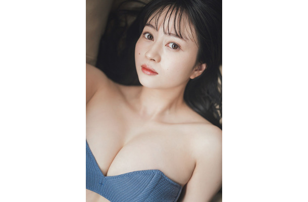 「blt graph.vol.102」に江籠裕奈、僕青・秋田莉杏、都丸紗也華が登場　ポストカード公開