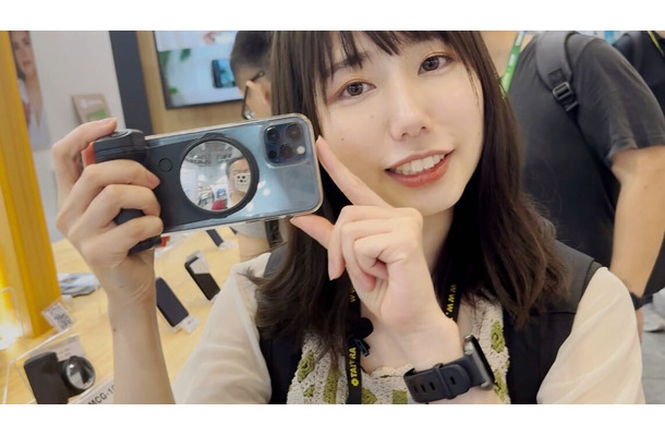 便利なスマホ用多機能カメラグリップ！スマホスタンドや遠隔シャッターも
