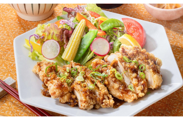 季節野菜の華やかサラダと油淋鶏
