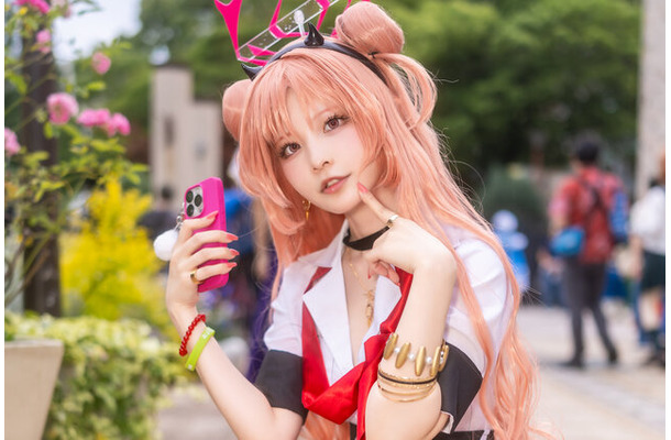 キララ『ブルーアーカイブ』／やもはちこ（X：@yamo8cos）
