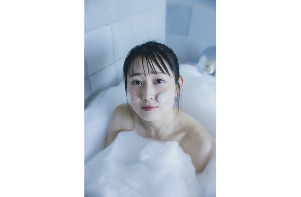 SKE48・井上瑠夏、1st写真集が発売決定！フレッシュ＆セクシーな先行カットも解禁