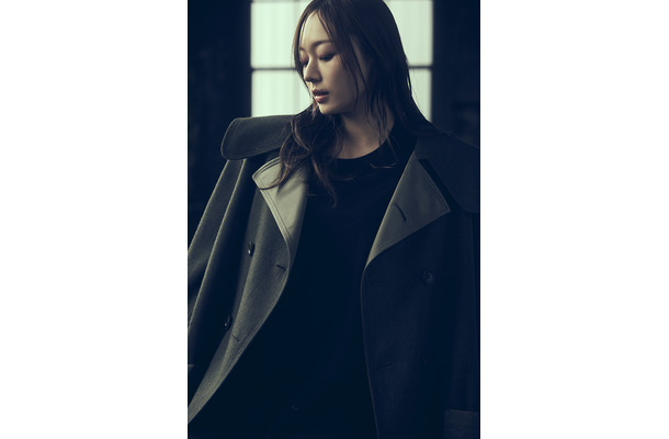 乃木坂46・梅澤美波、「Ground Y」キービジュアルモデルでモードな姿