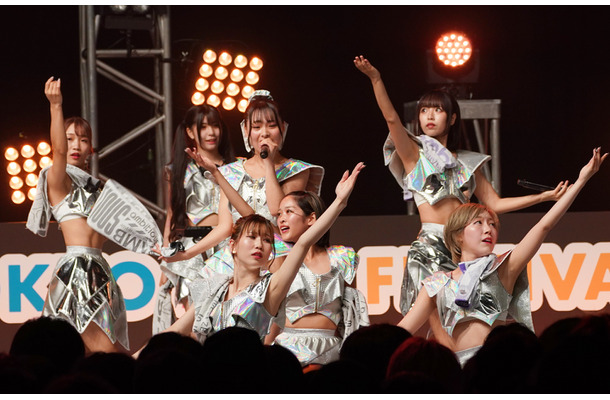 ambitious【写真：竹内みちまろ】