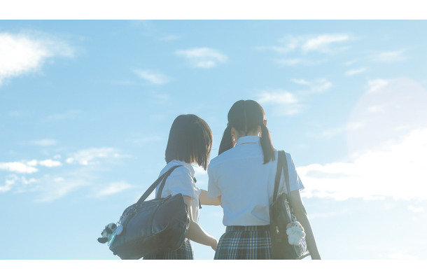 日向坂46、「絶対的第六感」のMVが19日18時にプレミア公開！