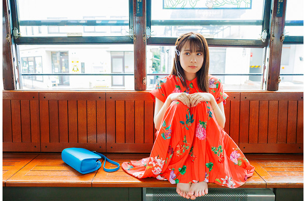声優・前田佳織里、2nd写真集を発売！ 初の水着カットも収録
