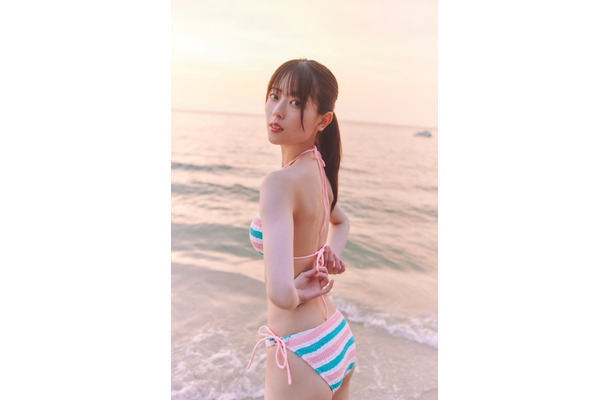 乃木坂46・岩本蓮加　1st写真集の先行カット第4弾（撮影／SAKAI DE JUN）