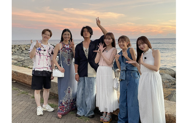 （左から）ウエンツ瑛士、アンミカ、赤西仁、指原莉乃、若槻千夏、森香澄　（C）フジテレビ