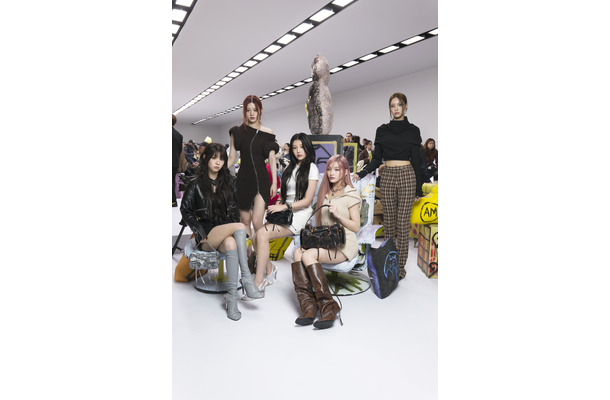 ILLIT_Acne Studios SS25 show