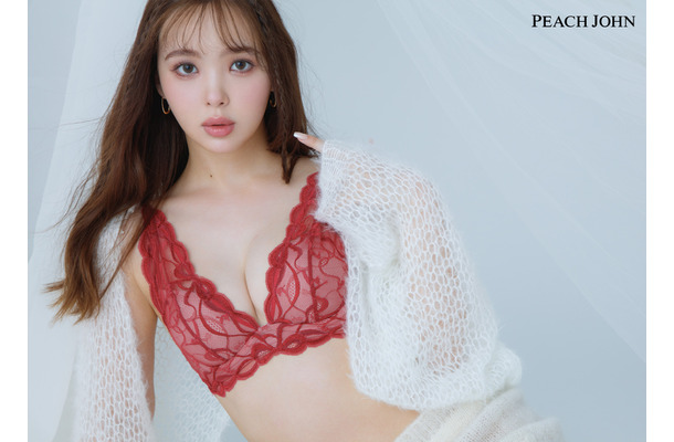 PEACH JOHNミューズ・藤田ニコルの新ビジュアル