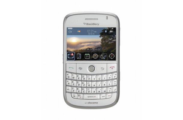 BlackBerry Boldの新色「White」