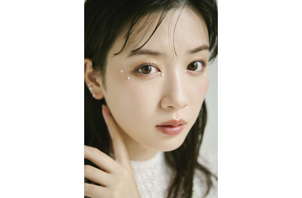 「永野芽郁オフィシャルカレンダー2025」特典カット：楽天ブックス
