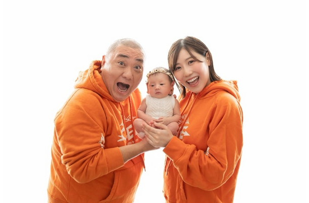 山本家の家族3ショット（写真は山本圭壱の公式ブログから）