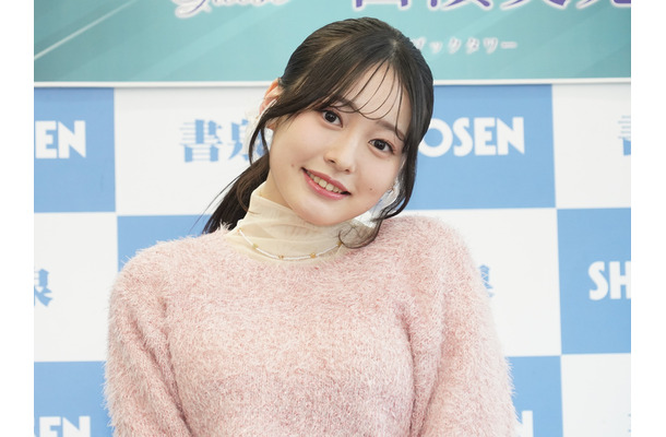 白濱美兎【写真：竹内みちまろ】