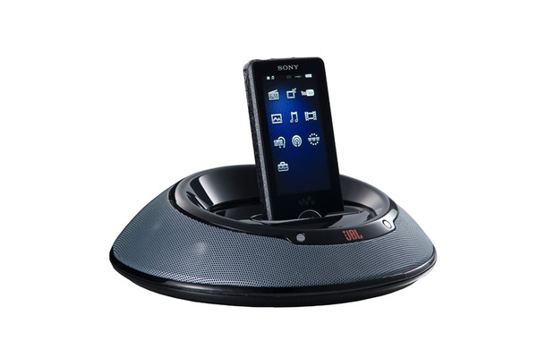 本体カラーがブラックの場合の利用例（ウォークマンは別売）