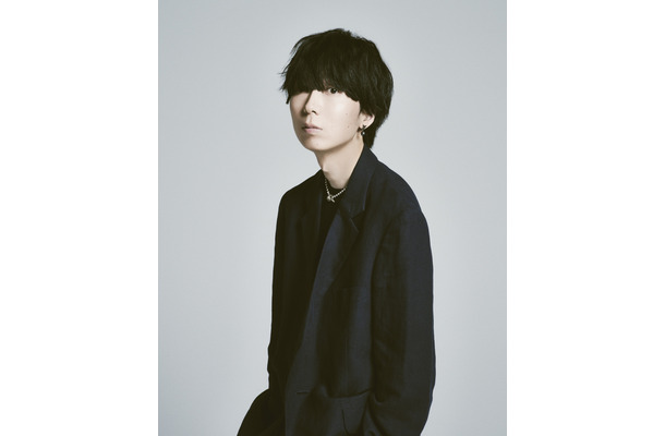 川谷絵音による初のエッセイ本『持っている人』　(C)KADOKAWA