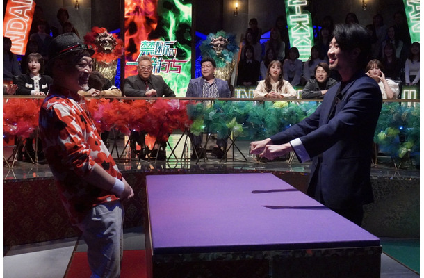 1月11日放送の土曜プレミアム『今夜解禁！サンドの禁断の一騎打ち』　(C)フジテレビ