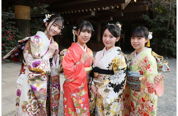 (左から)奥野心羽、澤田奏音、篠原京香、倉本羽菜©2025 Zest, Inc. / 衣装協力：株式会社清水屋