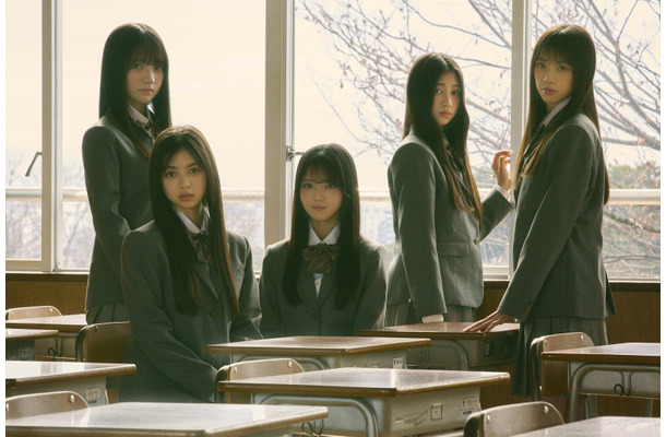 乃木坂46の6期生「春組」集合写真　（左から）海邉朱莉、長嶋凛桜、瀬戸口心月、川端晃菜、矢田萌華