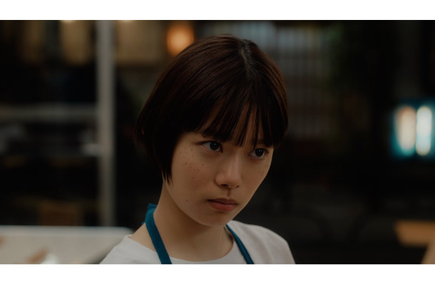 杉咲花と中島歩が出演する「新！居酒屋シリーズ開店！新！翠っきりさわや香」篇