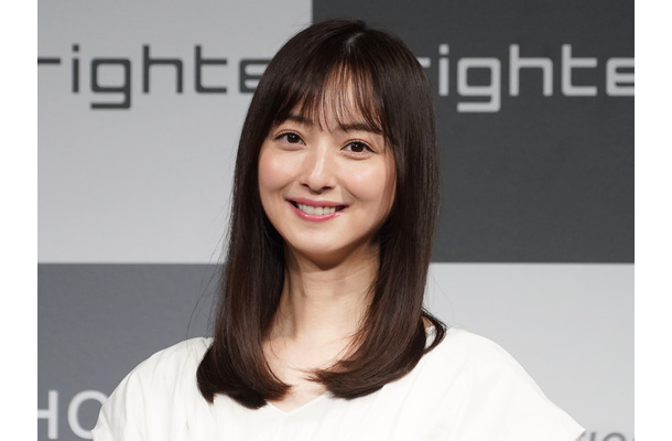 佐々木希【写真：竹内みちまろ】