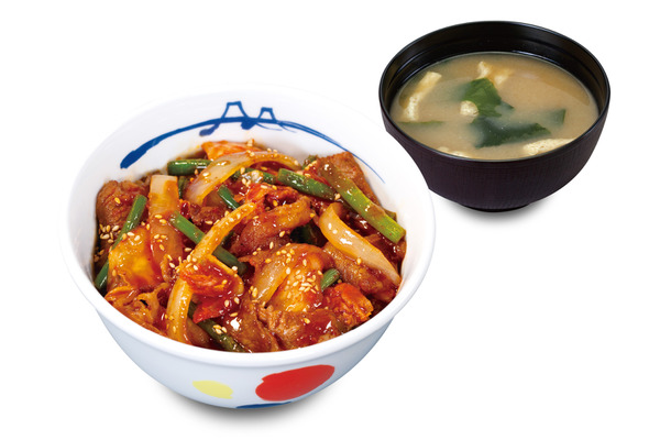 牛焼肉ピリ辛炒め丼（690円）