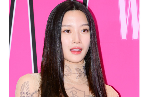 “限界ギリギリ”のレース衣装で昨年話題に　キャリア20年の『女神降臨』女優を支えた「待つ力」