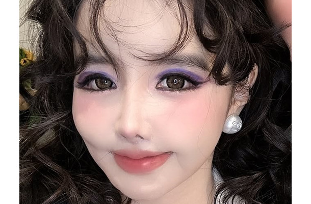 「胸元がっつり写真」に「俳優への激重愛」も…2NE1パク・ボム、止まらぬ“奇行”にまた賛否
