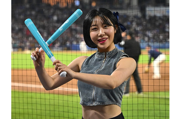 韓国バスケチア、“究極曲線美”で視線強奪！美くびれあらわな大胆ポーズに反響「惚れちゃう」【PHOTO】