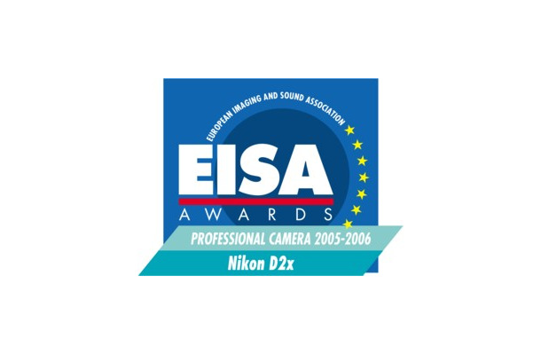 　ニコンのデジタル一眼レフカメラ「D2X」が、欧州の専門誌業界「EISA」主催の「EISA ヨーロピアン プロフェッショナル カメラ オブ ザ イヤー 2005-2006」を受賞した。