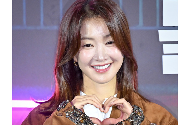 独島（＝竹島）訪問で炎上した韓国女優、“9歳上セレブ”と離婚後の幸せそうな日常をアピール【PHOTO】