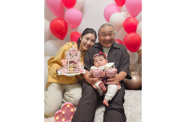 左から西野未姫、にこりちゃん、山本圭壱（写真は西野未姫の公式ブログから）