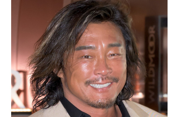 年下俳優も「兄さん長生きして」と心配するほど…秋山成勲の“亡き父へ捧げた言葉”に再び注目